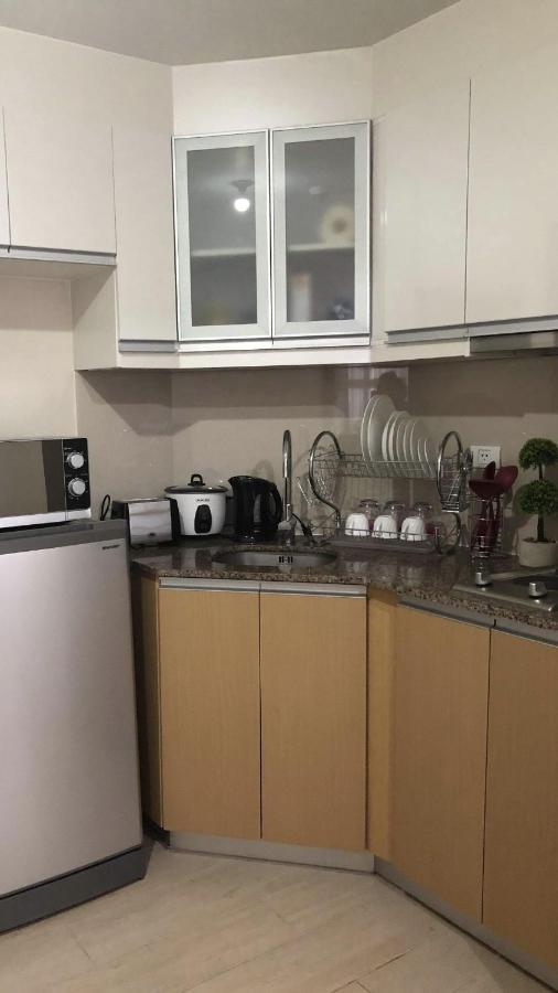 Robles' Unit At 81 Newport Boulevard Manilla Buitenkant foto